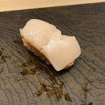 鮨 銀座おのでら 登龍門 - ホタテ¥590