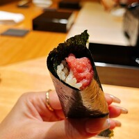 恵比寿 鮨 ふじまさ - トロの手巻き