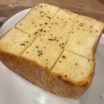 パスタタベタイ - ガーリックブレッド