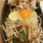 Bimi Sennari Kinshicho Ten - 추천하는 고기 스태미너 요리는 마늘의 강한 풍미가 느껴집니다.