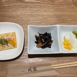 とんかつ成蔵 - 前菜。美味しいけどまあ普通