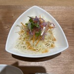 とんかつ成蔵 - サラダ。さっぱりする。食べた後のために最後まで残しておけばよかった