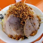 暴豚製麺所 - 令和6年12月 ランチタイム(11:00〜14:00)
まぜそば小(麺200g) 税込980円
野菜マシ、ニンニク普通、アブラ普通、カラメマシ