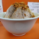 暴豚製麺所 - 令和6年12月 ランチタイム(11:00〜14:00)
まぜそば小(麺200g) 税込980円
野菜マシ、ニンニク普通、アブラ普通、カラメマシ