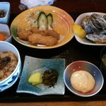 お食事処　利 - 戸石かき定食