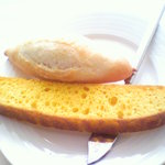 La Cachette - 焼たてパン（サフランとミニフランス）