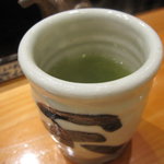 天寿し - 常に気遣われるお茶は、入替が頻繁にあり冷めたものを飲ませない