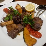 オステリア ピテカントロポ - ツキノワグマの炭火焼き