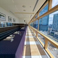 レストランアビエント - 通路のソファー席