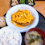ぼんちゃん - メンチカツの卵とじ