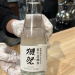 中国菜 てのひら - 獺祭の炭酸水　なんか普通の水と違うのか？(^◇^;)