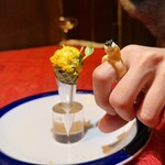 Solomons - [前菜]のワッフルコーンと指輪のチュイル