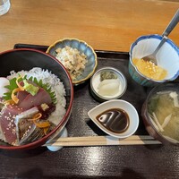 お料理 とみやま - 本日の海鮮丼御膳