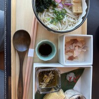 ザ タヴァン グリル＆ラウンジ - 