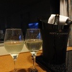 ホテルニューオータニ 東京 -  スペイン産カヴァはお部屋へ持ち込み♪ワインセットはホテルが貸してくださる♪うっとり♪