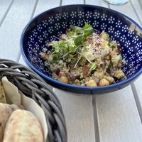 Trattoria Tabule - 名物タブレサラダ
