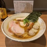 ジャパニーズ ラーメン 五感 - 特上醤油らぁめん¥1900、瓶ビール（小）¥500
