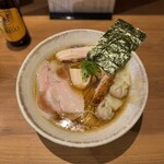 ジャパニーズ ラーメン 五感 - 特上醤油らぁめん¥1900、瓶ビール（小）¥500
