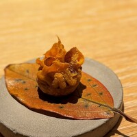 マンサルヴァ - 相変わらず、アミューズが上手。
                    味も食感も、この小さな料理で完成されています。