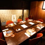 神宮前もくち - 「離れ」6~10名、一体感あるプレミアムな空間。扉の無い個室です。