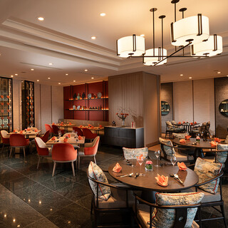 店内はモダンチャイニーズの空間