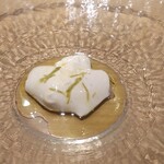 RISTORANTE IL NODO - もみの木と黒文字のパンナコッタ