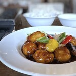 中華料理 頤和園 - ◆酢豚は､餡の色が美しい。♪