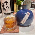 田中圭英 - 紹興酒ロック：東湖 12年 1000円