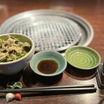 焼肉 にくる - ランチのサラダ＆ドリンク