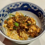 田中圭英 - 炒飯麻婆丼にして
