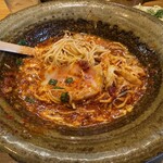 東のHIBARI - ドロっとした激辛スープが絡む