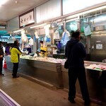 魚幸水産 - 何にしようかなぁ♬