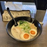 麺屋はる - 白とんこつラーメン