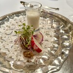 銀座 ハプスブルク・ファイルヒェン - 白にんじんのスープ　前菜