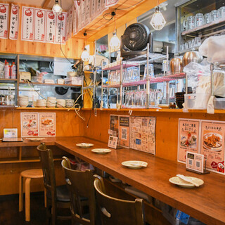 懐かしさ漂う大衆居酒屋◆カウンターと団体向け席完備