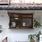 B-yond - 店舗  外観