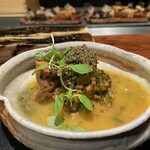 薪炭まだら - 京赤地鶏のもも肉を使ったフリカッセ　フレンチからのオリジナル鶏フリカッセ（拍手）