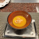 엑시부 가루이자와 텟판야키 - アミューズ：信州サーモンとイクラの洋風茶碗蒸し