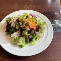 ワカヌイ グリル ダイニング バー 東京 - グリーンサラダ