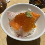 にほんいち水産直営 居酒屋あらた - いくらたっぷり海鮮バラちらし寿司