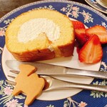 森のらくだ - いちごロール