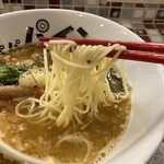 パパパパパイン - 麺は細麺ストレート