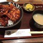 ドライブインいとう豚丼名人 新千歳空港店 - 