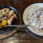 あひーじょバル＆ごはん 山ぶどう - 写真４