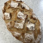 ARCADE BAKERY - マカダミア＆ホワイトチョコのカンパーニュ