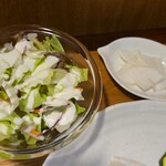 キッチン ブルー グローブ - サラダ、お新香のアップ