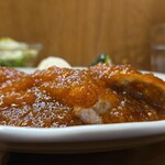 キッチン ブルー グローブ - 横から、ソースはすりおろし林檎とソテーオニオン