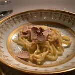 レストランひらまつ 広尾 - アルバ産白トリュフ