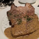 ヌガ - 岩中豚のグリル