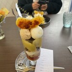 ファヴォリ - 林檎と紅茶のパフェ